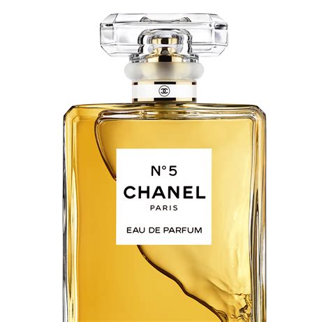 la baie chanel l'eau no 5|Chanel 5 vs 5 l'eau.